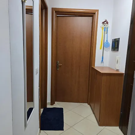 Smiley Apartment